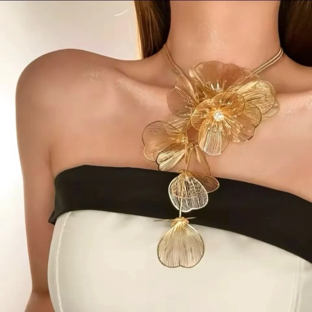 ✨Zara Gold Cascading Flower Necklace